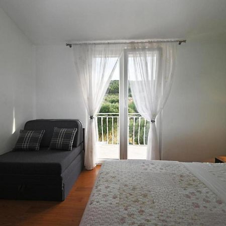 Apartments Mihovilovic - 50 M From Beach Slatine Εξωτερικό φωτογραφία
