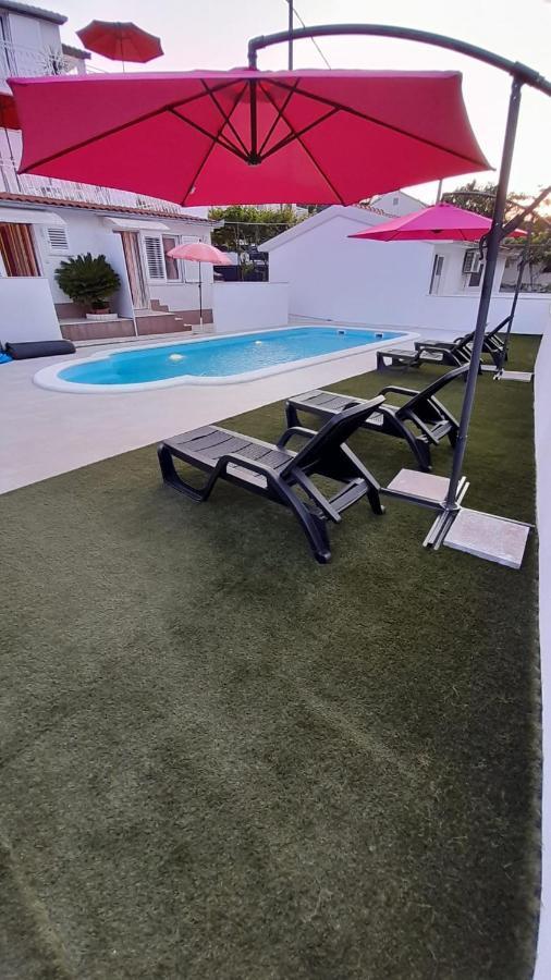 Apartments Mihovilovic - 50 M From Beach Slatine Εξωτερικό φωτογραφία