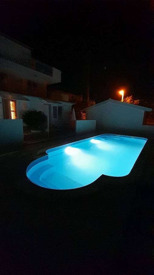 Apartments Mihovilovic - 50 M From Beach Slatine Εξωτερικό φωτογραφία
