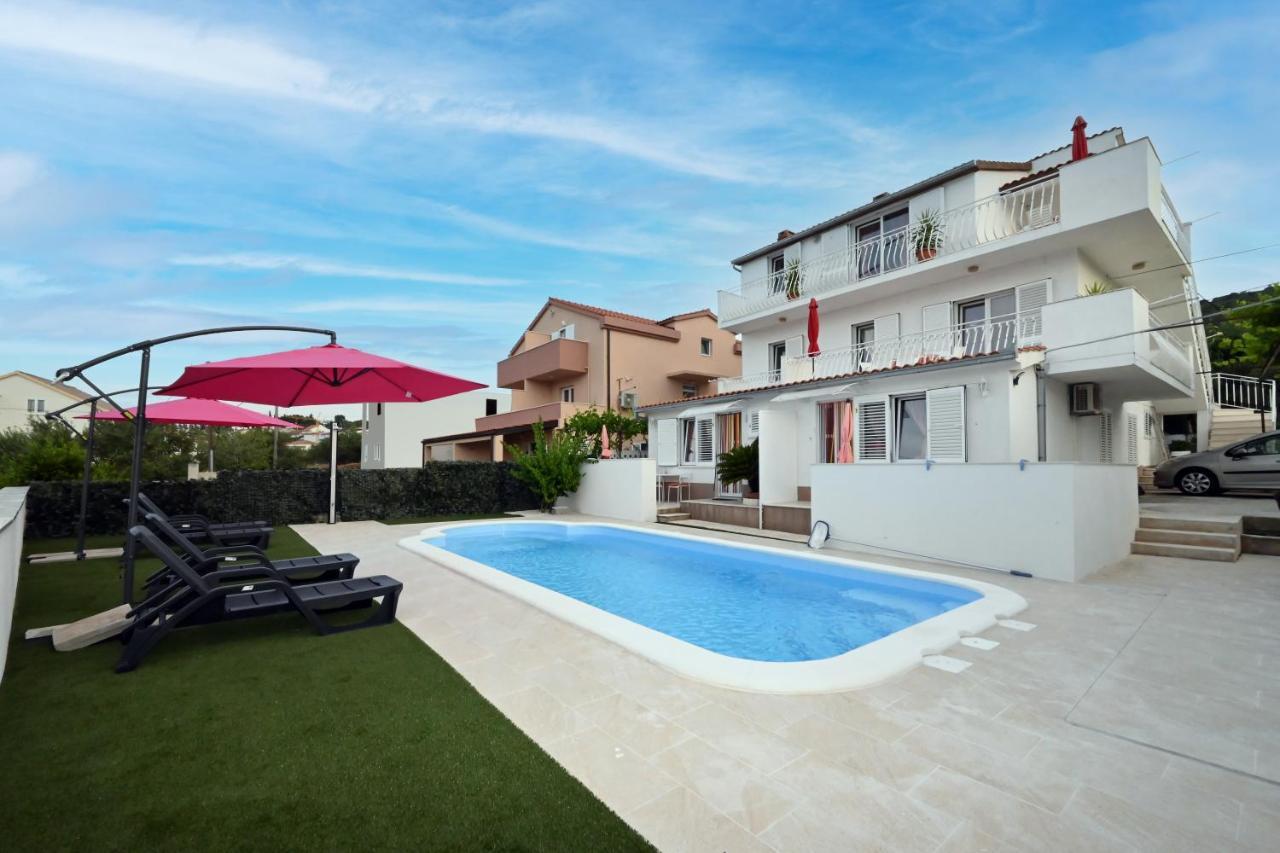 Apartments Mihovilovic - 50 M From Beach Slatine Εξωτερικό φωτογραφία