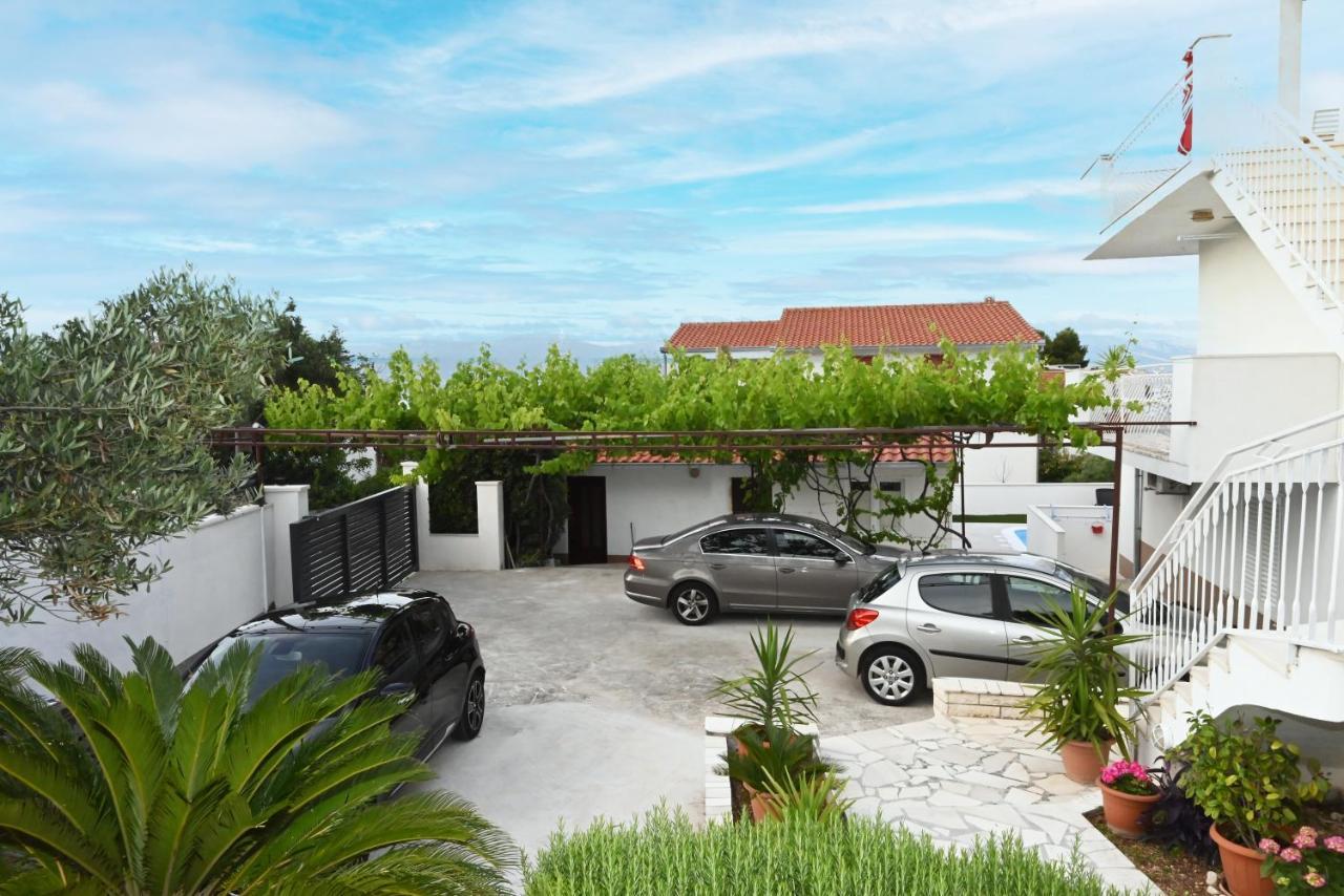 Apartments Mihovilovic - 50 M From Beach Slatine Εξωτερικό φωτογραφία