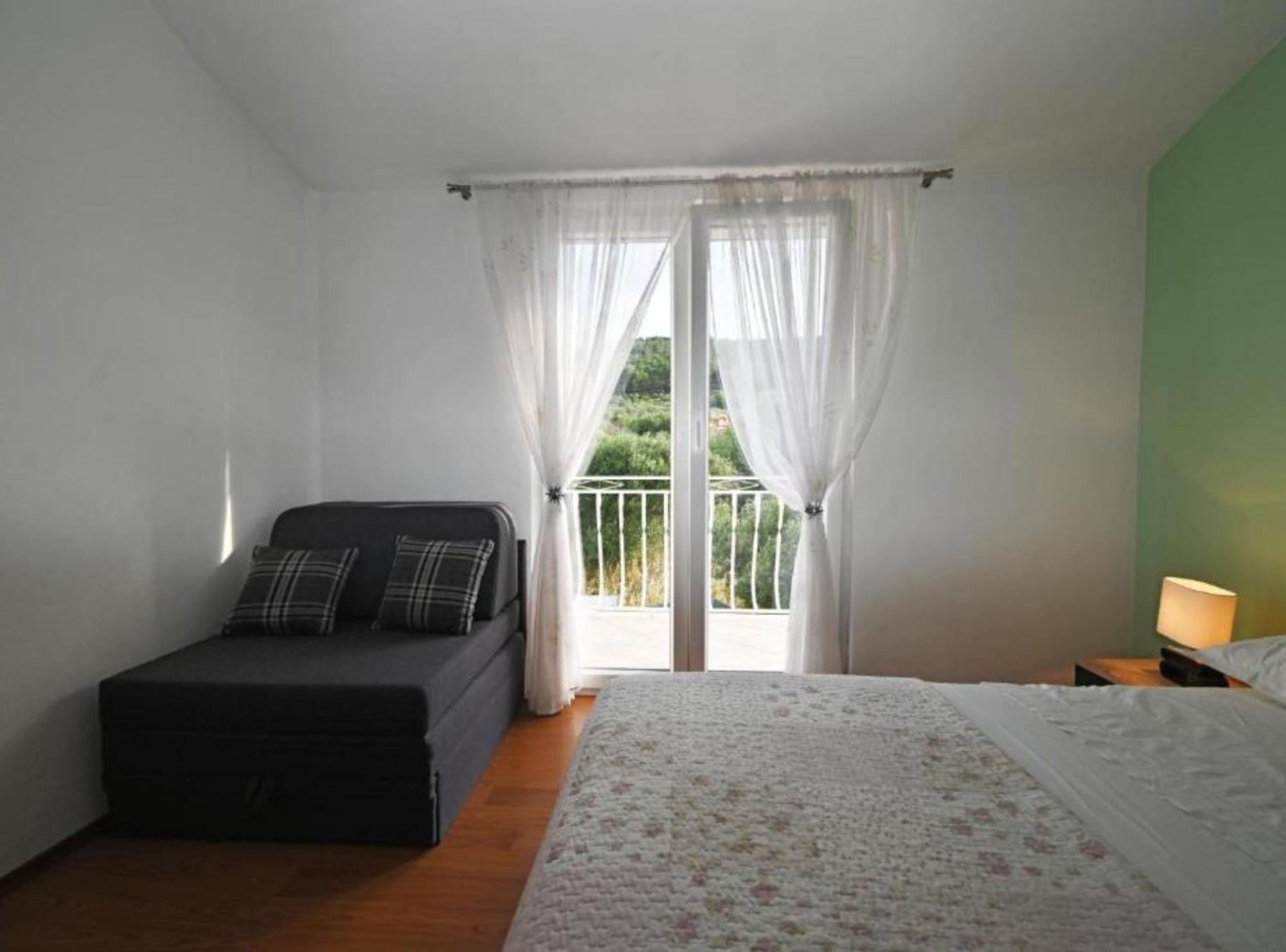 Apartments Mihovilovic - 50 M From Beach Slatine Εξωτερικό φωτογραφία