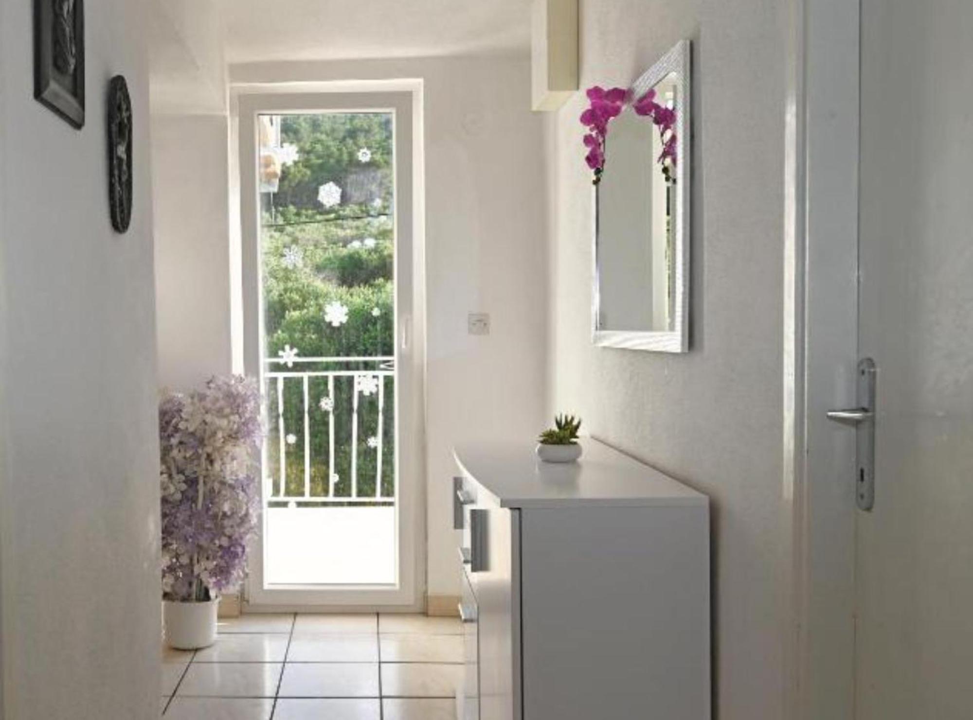 Apartments Mihovilovic - 50 M From Beach Slatine Εξωτερικό φωτογραφία