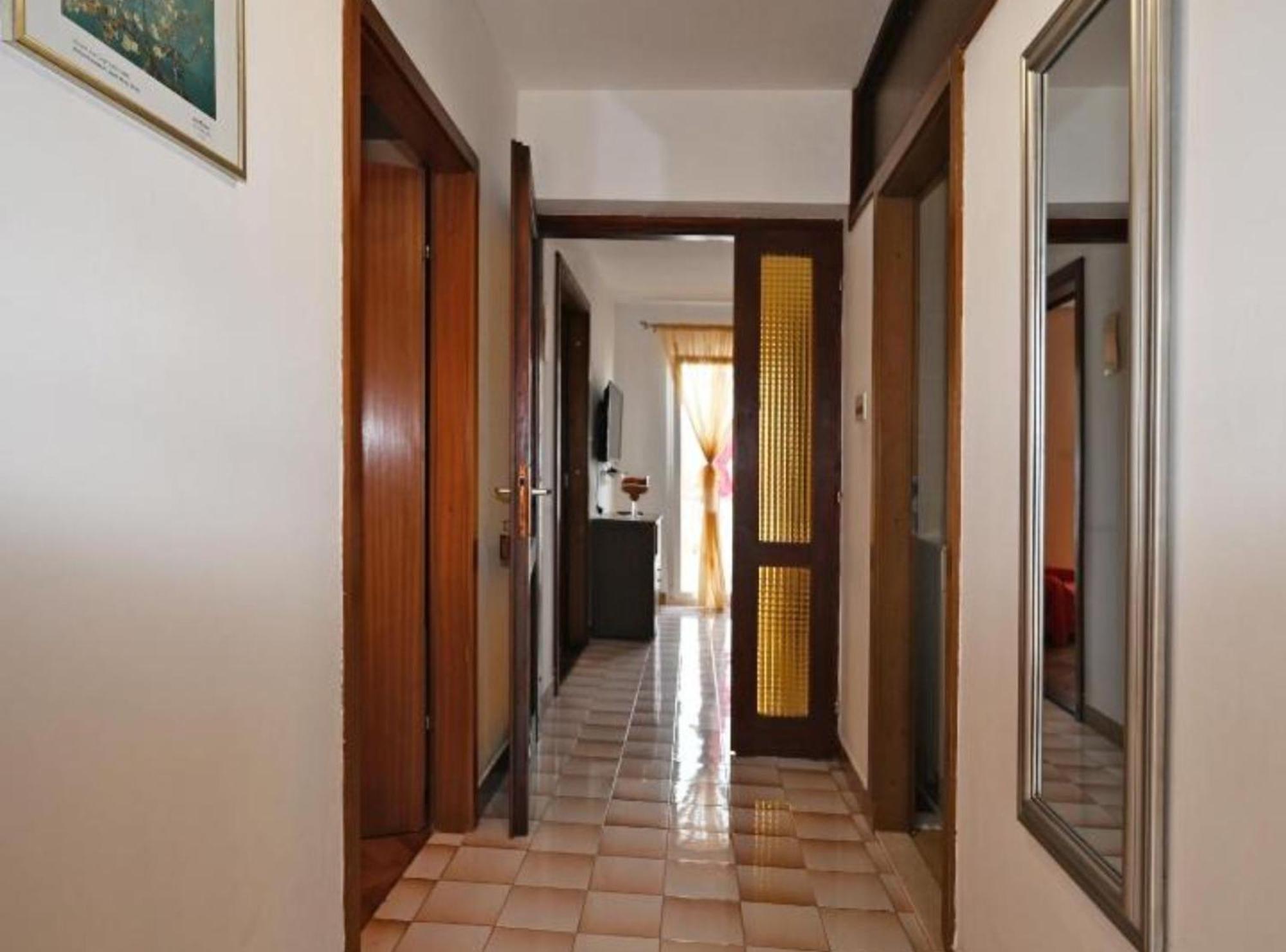Apartments Mihovilovic - 50 M From Beach Slatine Εξωτερικό φωτογραφία