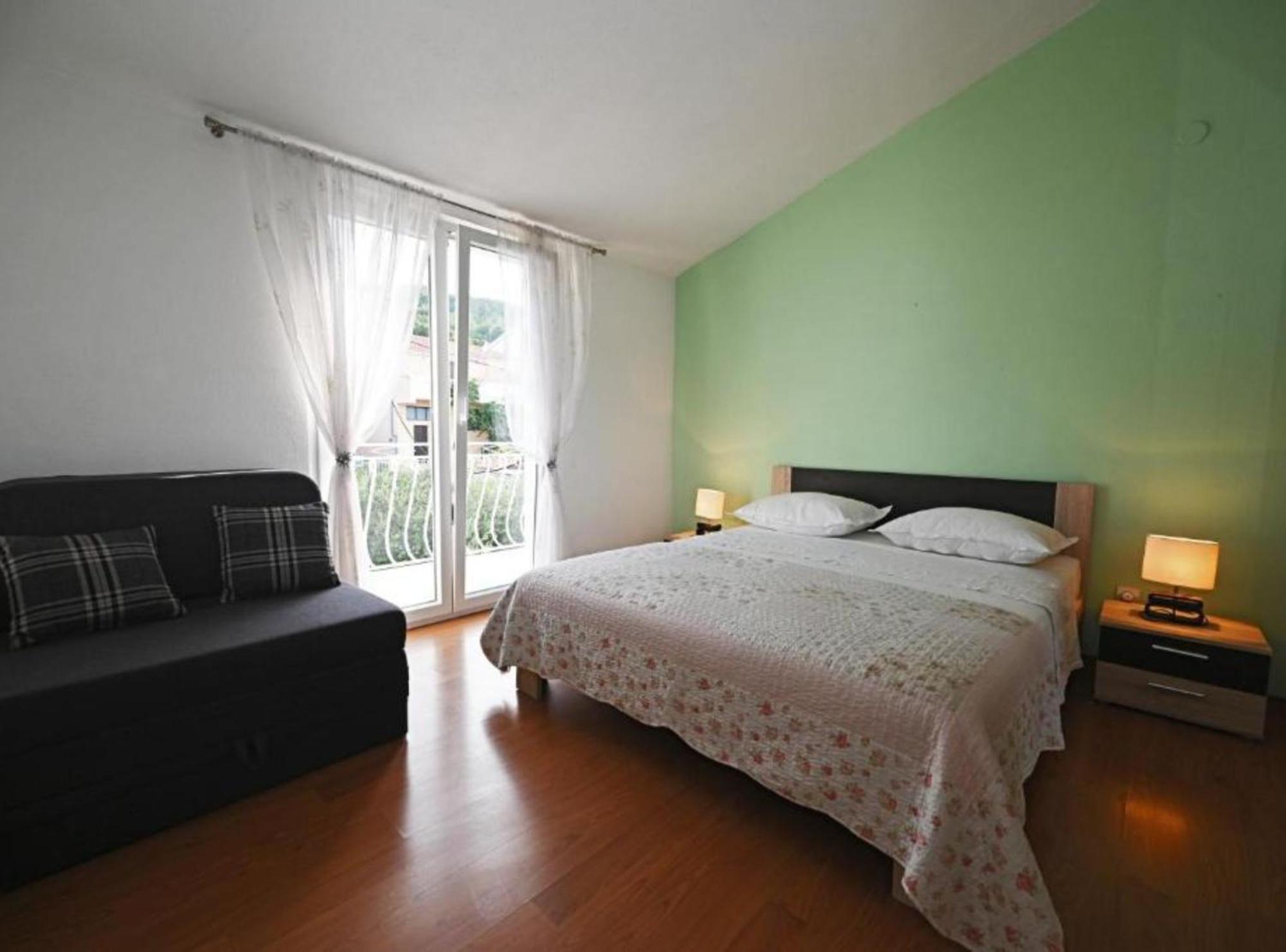 Apartments Mihovilovic - 50 M From Beach Slatine Εξωτερικό φωτογραφία