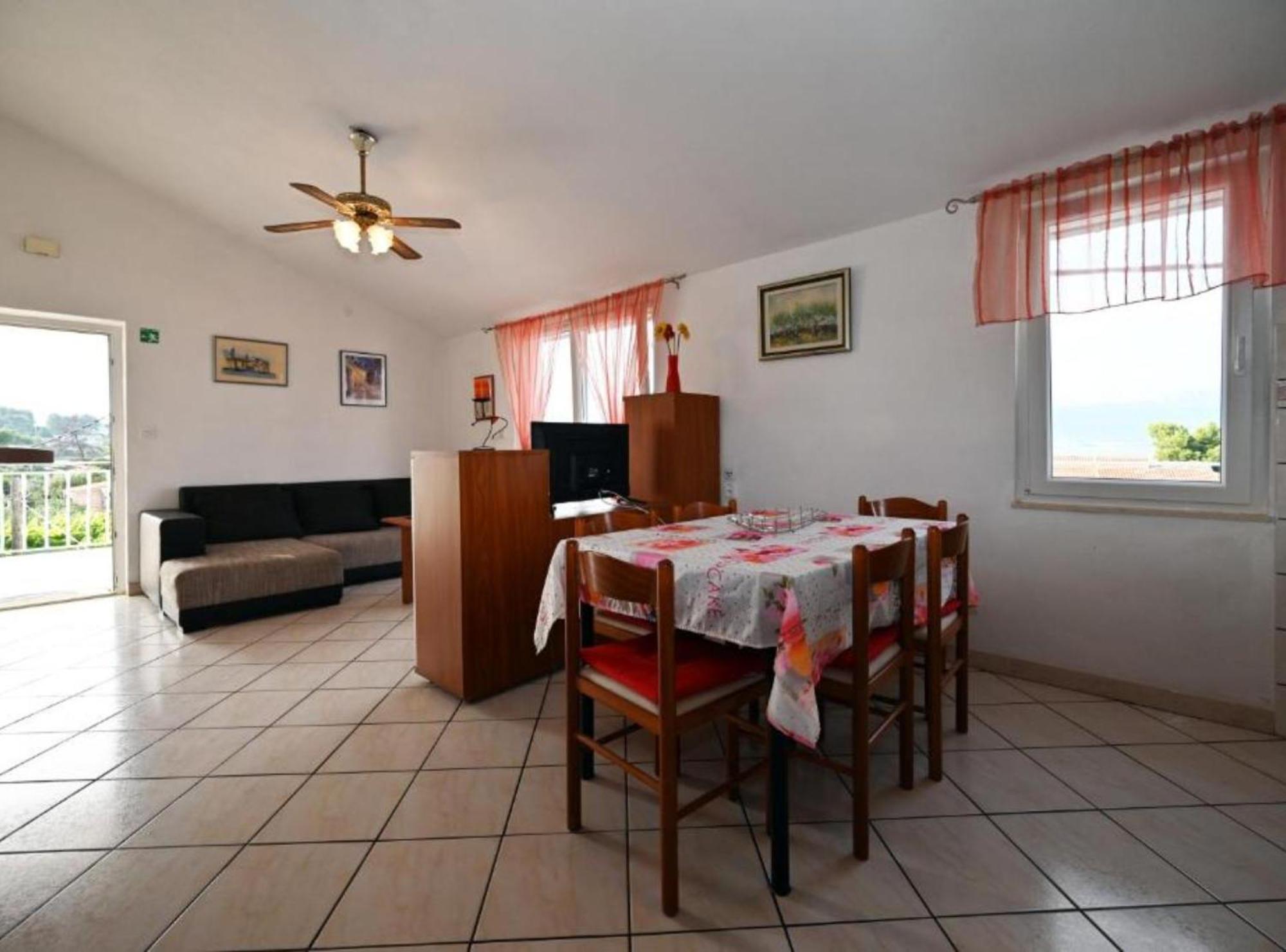 Apartments Mihovilovic - 50 M From Beach Slatine Εξωτερικό φωτογραφία
